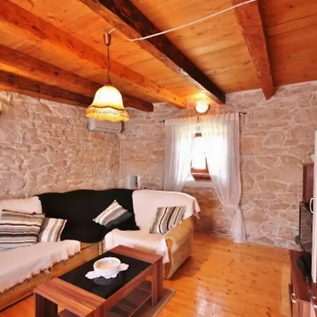 Ferienhaus Rustical Stone House With Pool Ruzici (Sveta Nedelja)