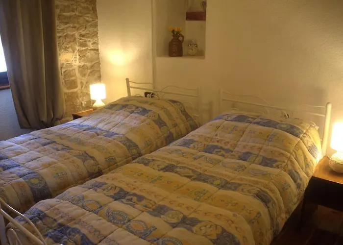 Rustical Stone House With Pool Σπίτι διακοπών *