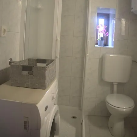 Rustical Stone House With Pool Сasa de vacaciones