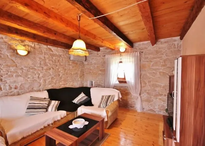 Casa vacanze Rustical Stone House With Pool Ruzici (Sveta Nedelja)