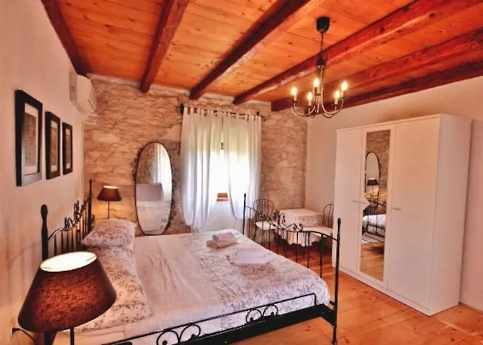 Casa vacanze Rustical Stone House With Pool *